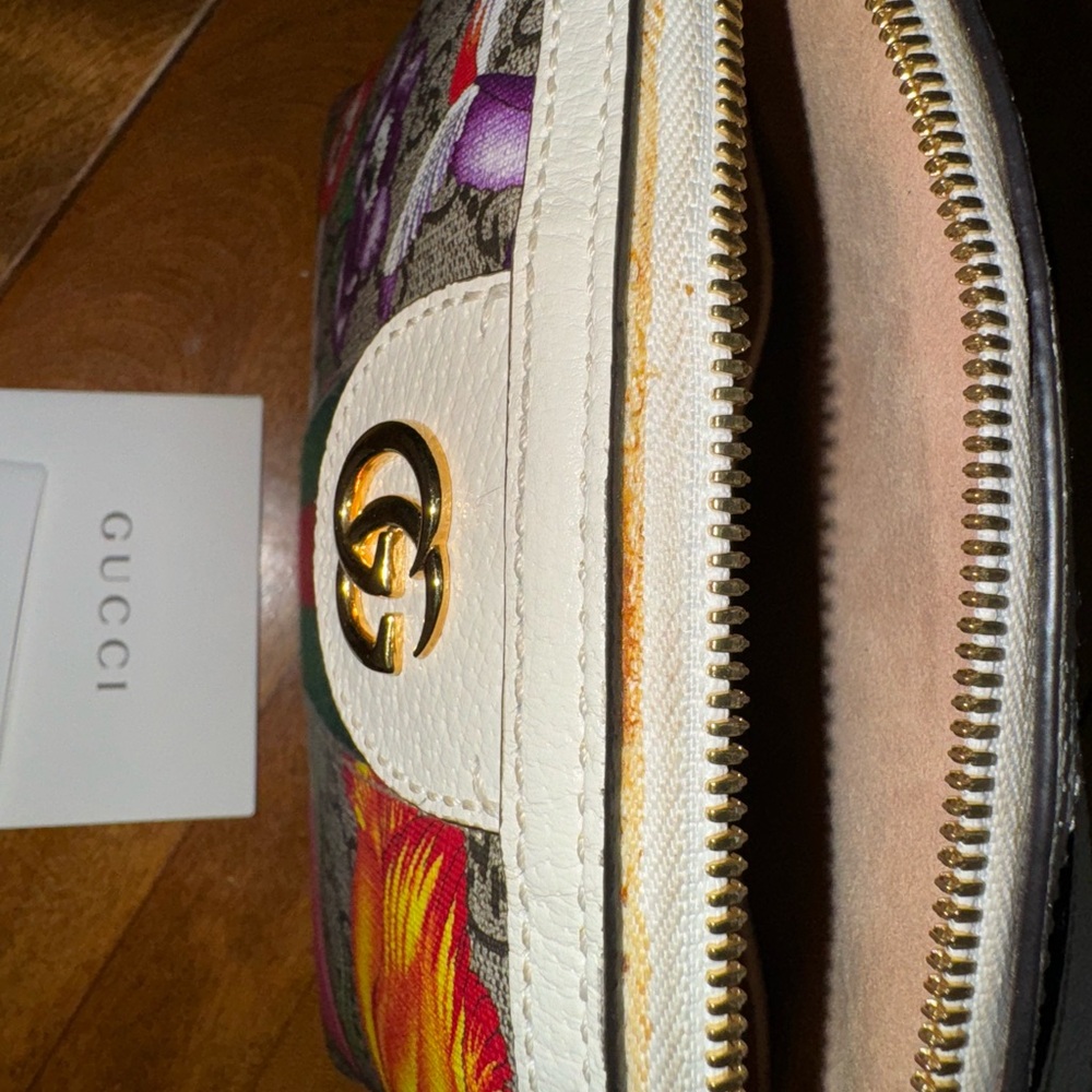 Brand new Gucci Floral Ophidia GG small shoulder bag. 
Retails at $1,995 +tax - Picture 3 of 8
